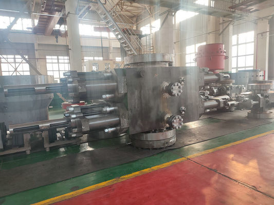 Geworfener materieller Ölquelle-Ausblasen-Stahlverhinderer in der Druck-Operation